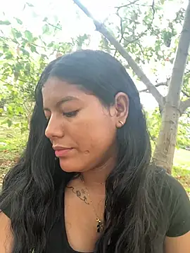 NiaBlanco online show from May 15, 9:00 pm
