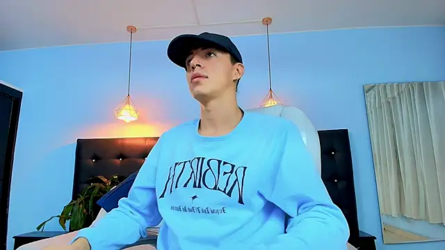 Lobo 17  online show from March 20, 3:56 am