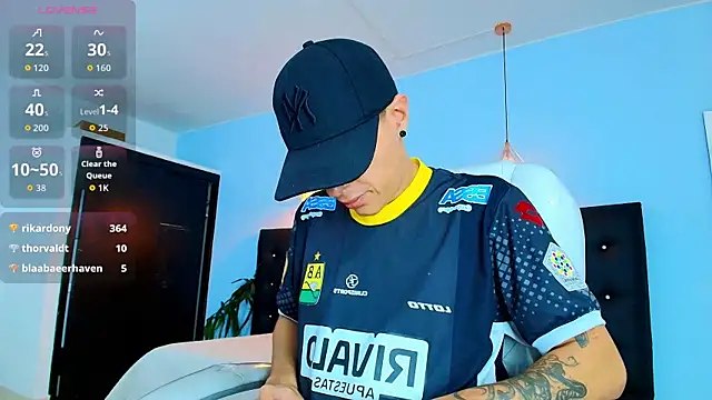 Lobo 17  online show from September 10, 3:50 am