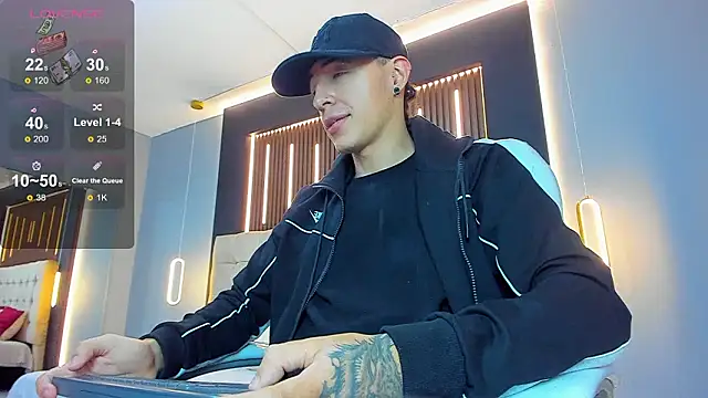 Lobo 17  online show from March 13, 3:35 am