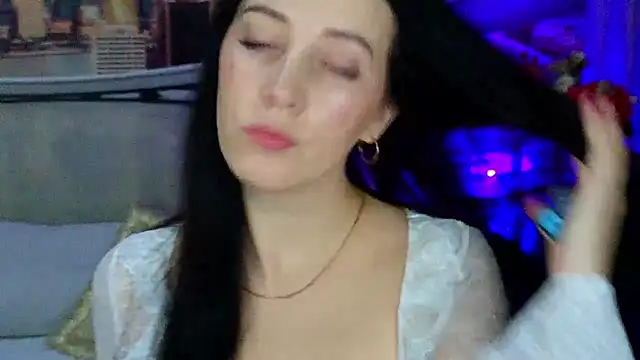 MonikaSweetXXX online show from October 20, 7:47 pm