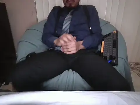 Snapshot of Slutpupdmv chatting on March 15, 10:16 pm Slutpupdmv online show from March 15, 10:16 pm