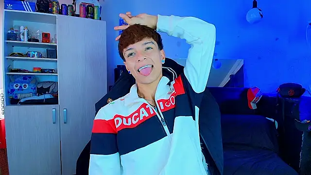 Snapshot of twink_sebas_ chatting on February 2, 1:54 pm twink sebas online show from February 2, 1:54 pm