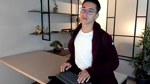 Snapshot of Andy_Joy_ chatting on September 9, 11:32 am Andy Joy online show from September 9, 11:32 am