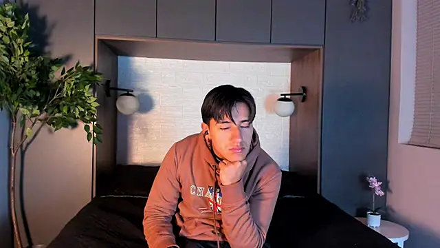 Andy Joy  online show from November 23, 11:21 am