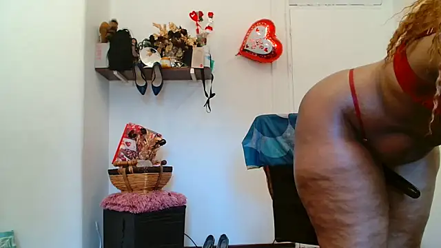 xTALLSEXYBUMx online show from May 10, 10:20 am