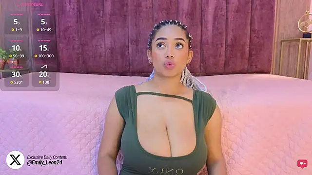 Snapshot of Emy_leon chatting on January 12, 7:42 pm Emy leon online show from January 12, 7:42 pm