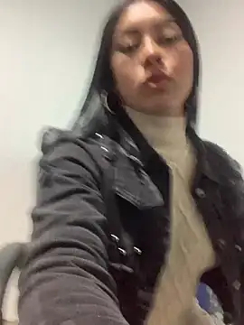 emily 22x online show from December 17, 6:09 pm