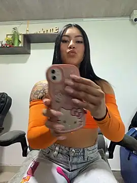 emily 22x online show from December 19, 8:34 pm