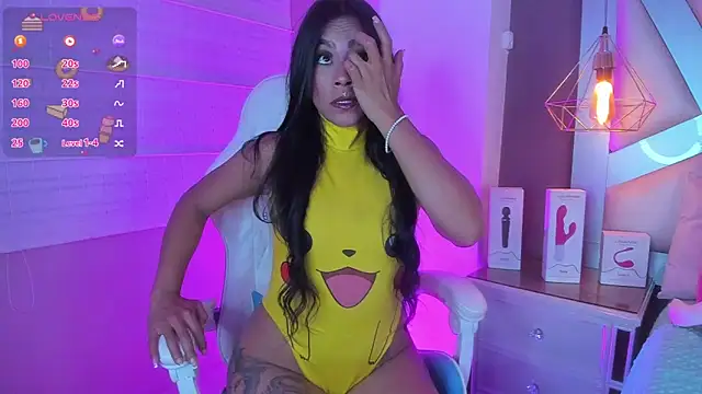 Amber villalobos  online show from May 21, 3:57 am