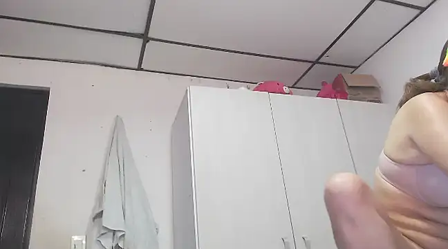 Snapshot of catalinadiaz666 chatting on December 21, 3:14 am catalinadiaz666 online show from December 21, 3:14 am