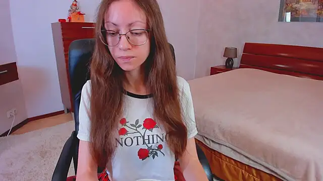 Pantyhose Mila online show from October 24, 7:10 pm