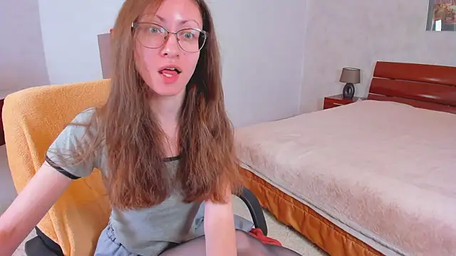 Snapshot of Pantyhose_Mila chatting on May 7, 8:03 pm Pantyhose Mila online show from May 7, 8:03 pm