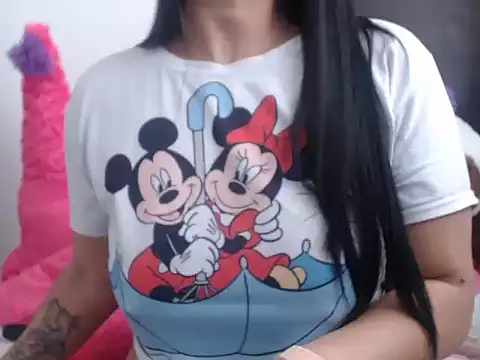 Emma  W online show from February 12, 5:37 pm