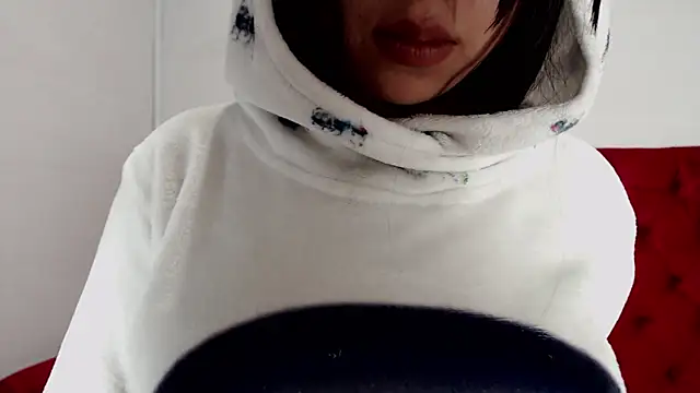 CarolineBrunx online show from January 13, 6:27 am