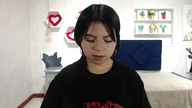 Snapshot of CarolineBrunx chatting on October 6, 12:30 am CarolineBrunx online show from October 6, 12:30 am