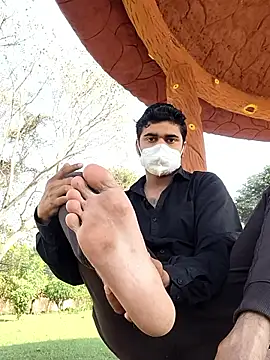 Snapshot of Ishan003 chatting on February 20, 3:36 am Ishan003 online show from February 20, 3:36 am