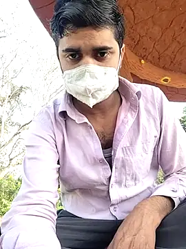 Snapshot of Ishan003 chatting on February 27, 3:06 am Ishan003 online show from February 27, 3:06 am