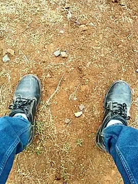 Snapshot of Ishan003 chatting on March 13, 2:29 am Ishan003 online show from March 13, 2:29 am