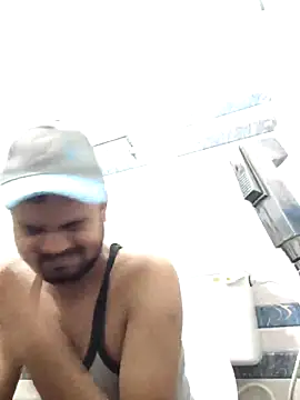 Snapshot of Ishan003 chatting on March 16, 1:44 am Ishan003 online show from March 16, 1:44 am