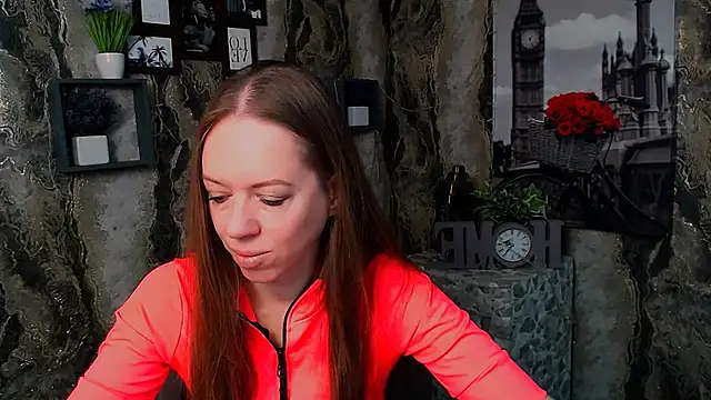 Snapshot of GloriaSi_ chatting on October 24, 5:59 am GloriaSi online show from October 24, 5:59 am