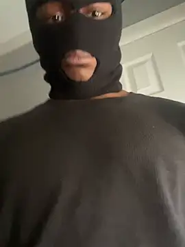 Snapshot of sneakylink13__ chatting on February 10, 9:15 pm sneakylink13   online show from February 10, 9:15 pm