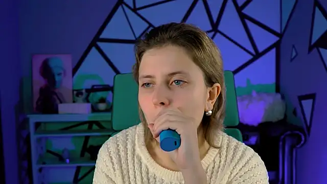 Snapshot of LolaAsmus chatting on December 4, 5:11 pm LolaAsmus online show from December 4, 5:11 pm