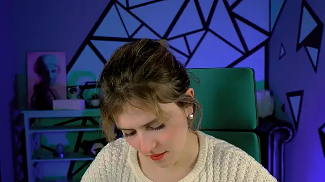 Snapshot of LolaAsmus chatting on December 4, 11:24 pm LolaAsmus online show from December 4, 11:24 pm