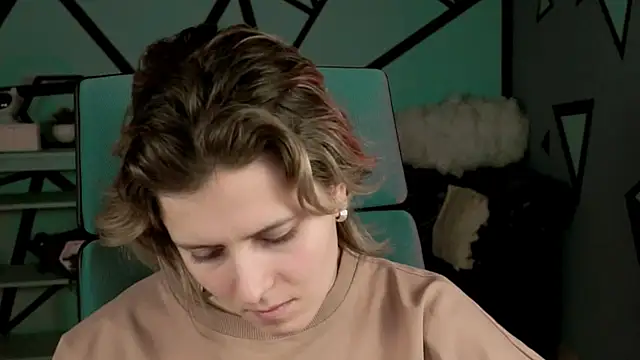 Snapshot of LolaAsmus chatting on December 14, 4:09 pm LolaAsmus online show from December 14, 4:09 pm