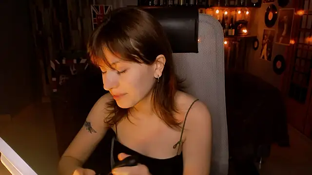 LolaAsmus online show from February 7, 9:24 am