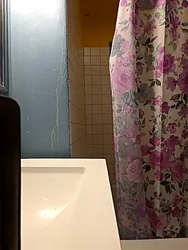 Jovende28 online show from October 31, 1:23 pm