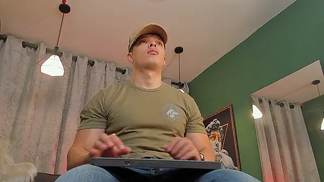 Snapshot of Jake_Tylerr_ chatting on March 11, 6:58 pm Jake Tylerr online show from March 11, 6:58 pm