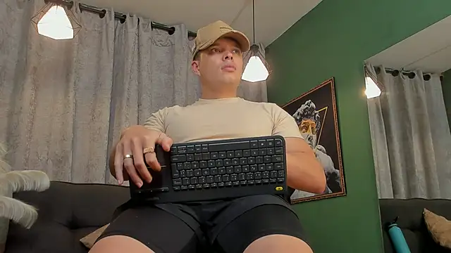 Snapshot of Jake_Tylerr_ chatting on March 30, 6:31 pm Jake Tylerr online show from March 30, 6:31 pm