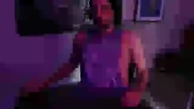 Snapshot of SirCharlesXXX chatting on February 7, 7:06 pm SirCharlesXXX online show from February 7, 7:06 pm
