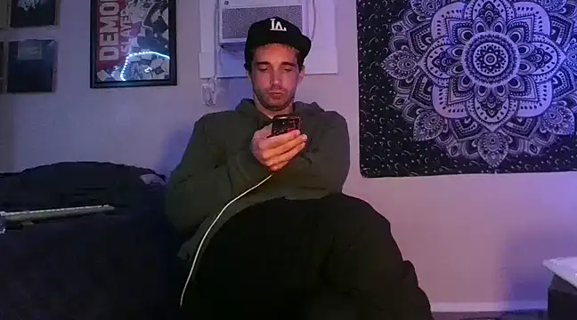 Snapshot of SirCharlesXXX chatting on February 12, 12:58 am SirCharlesXXX online show from February 12, 12:58 am