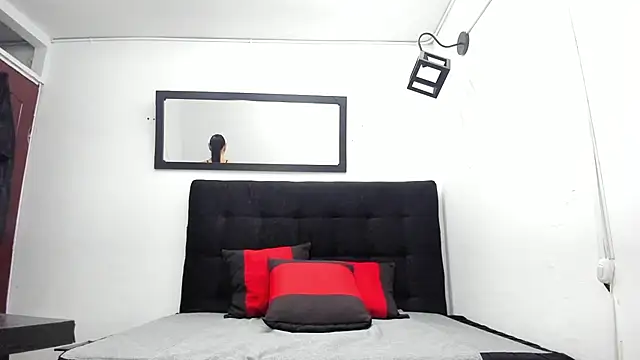 brittany williams  online show from January 24, 12:20 pm