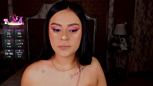 SoffiQueen online show from December 5, 2:25 pm