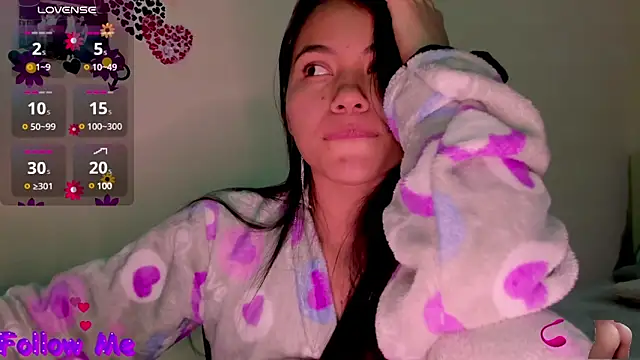 Snapshot of linda_alana chatting on December 11, 1:15 am linda alana online show from December 11, 1:15 am