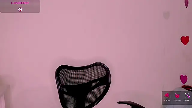 Snapshot of linda_alana chatting on February 18, 11:19 pm linda alana online show from February 18, 11:19 pm