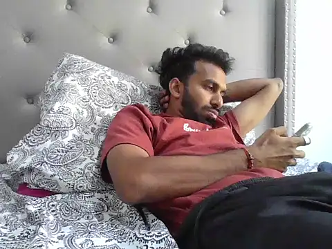 Snapshot of skinny__boy__ chatting on November 4, 4:50 pm skinny boy online show from November 4, 4:50 pm