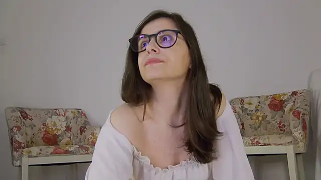 Snapshot of SophieeRain chatting on October 15, 11:16 pm SophieeRain online show from October 15, 11:16 pm