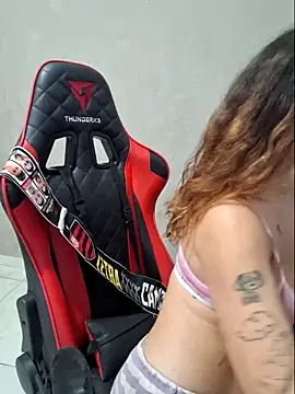 Snapshot of luuhcat09 chatting on February 24, 2:37 pm luuhcat09 online show from February 24, 2:37 pm