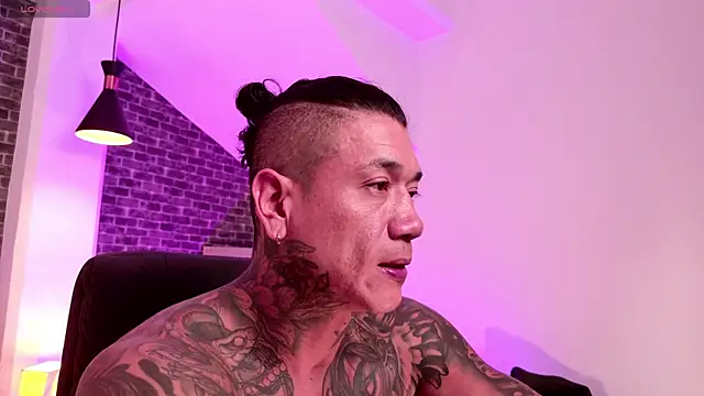 Dantesuarez28 online show from April 14, 3:01 am