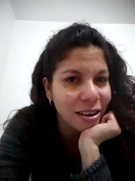 Carliina Soussa online show from February 1, 4:24 am