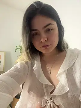 Lau Bee online show from January 17, 3:12 am