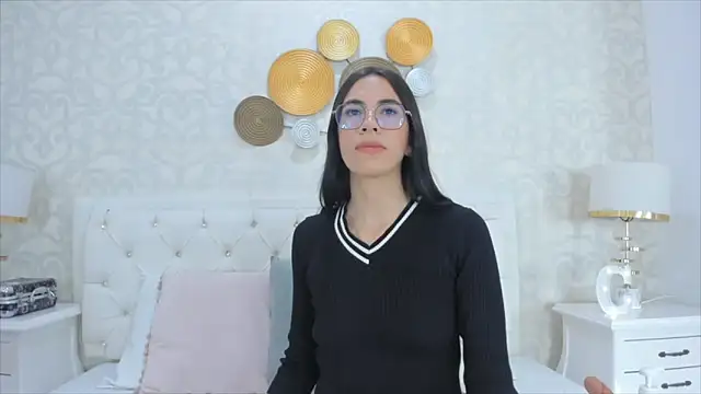 Clarisse28 online show from December 20, 7:17 pm