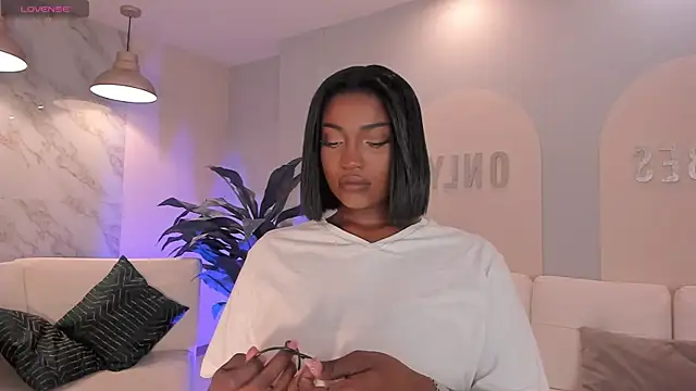 SavannahStorm online show from May 19, 12:11 pm