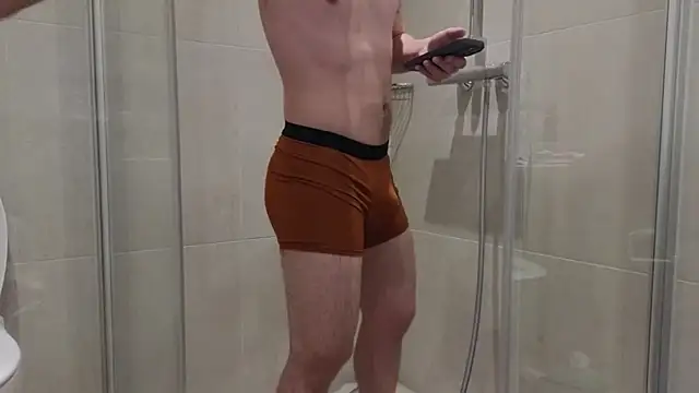 curlyboyy  online show from October 26, 10:04 pm