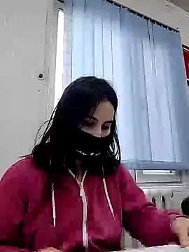 MikaKors online show from December 31, 5:00 am