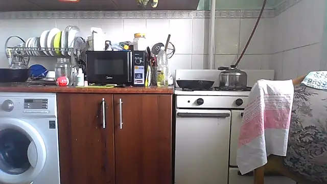 MikaKors online show from February 1, 5:49 am